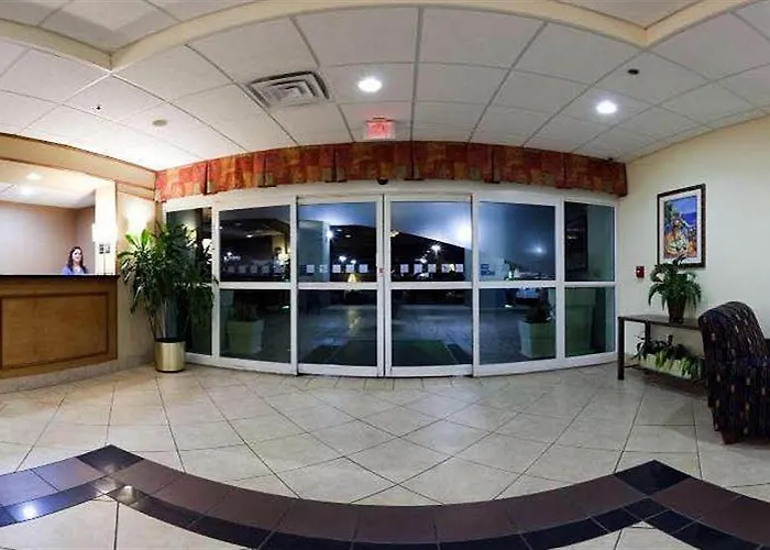 Hotel Wyndham Garden Capitol Near Fsu 3*