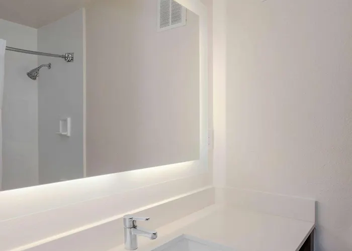 Wyndham Garden Capitol Near Fsu 3*