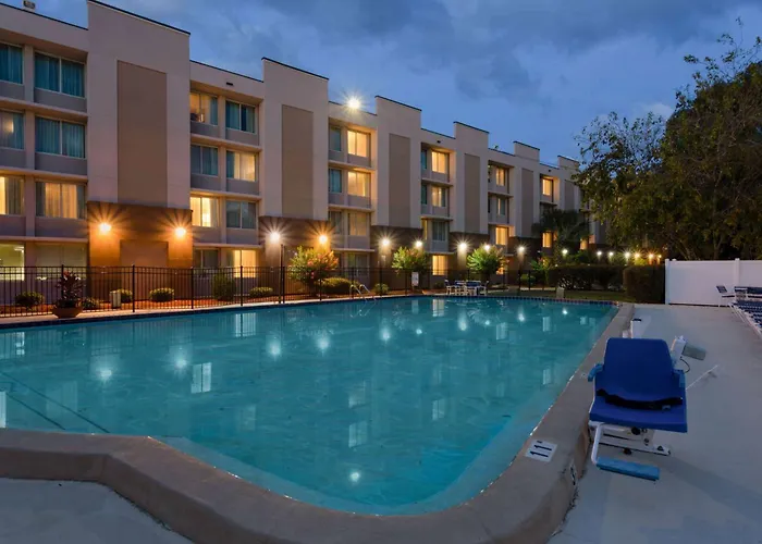 Hotel Wyndham Garden Capitol Near Fsu 3*