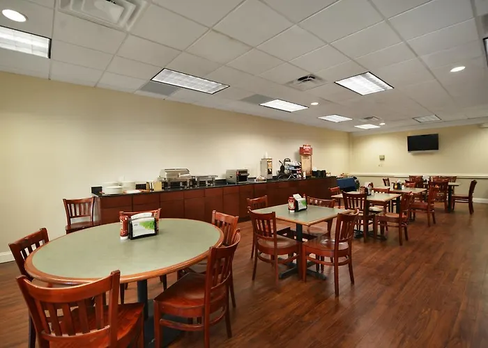 Wyndham Garden Capitol Near Fsu 3*